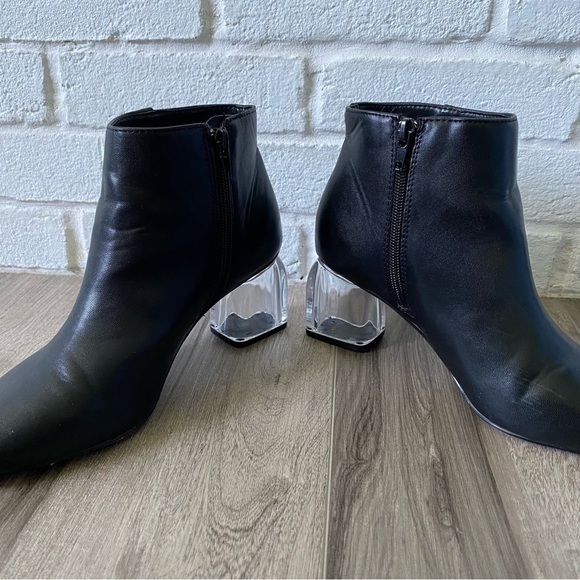 BCBGeneration Axton Black Ankle Booties Boots Women’s Size 6.5 - Picture 3 of 9